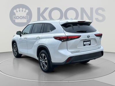2022 Toyota Highlander Hybrid XLE