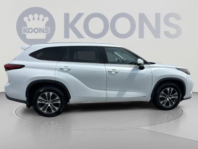 2022 Toyota Highlander Hybrid XLE