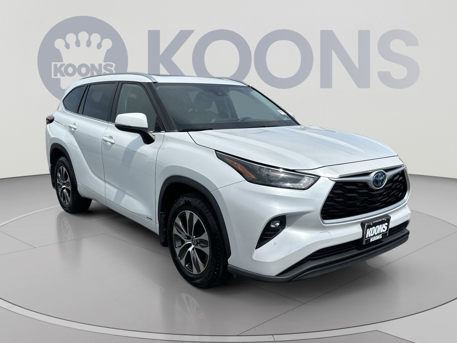 2022 Toyota Highlander Hybrid XLE