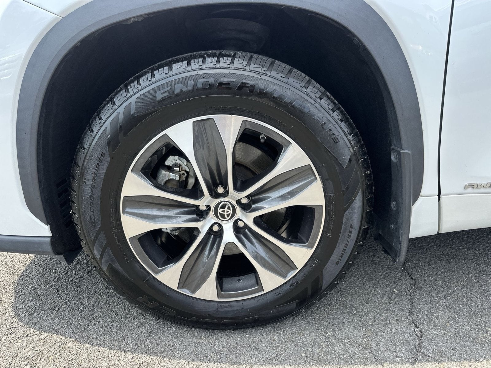 2022 Toyota Highlander Hybrid XLE
