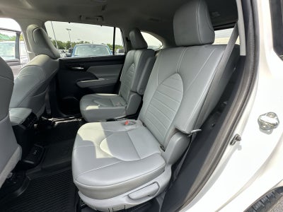 2022 Toyota Highlander Hybrid XLE