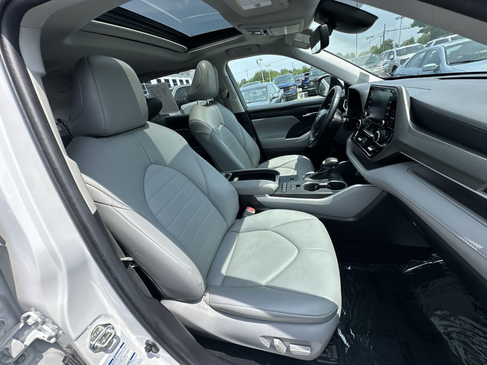 2022 Toyota Highlander Hybrid XLE