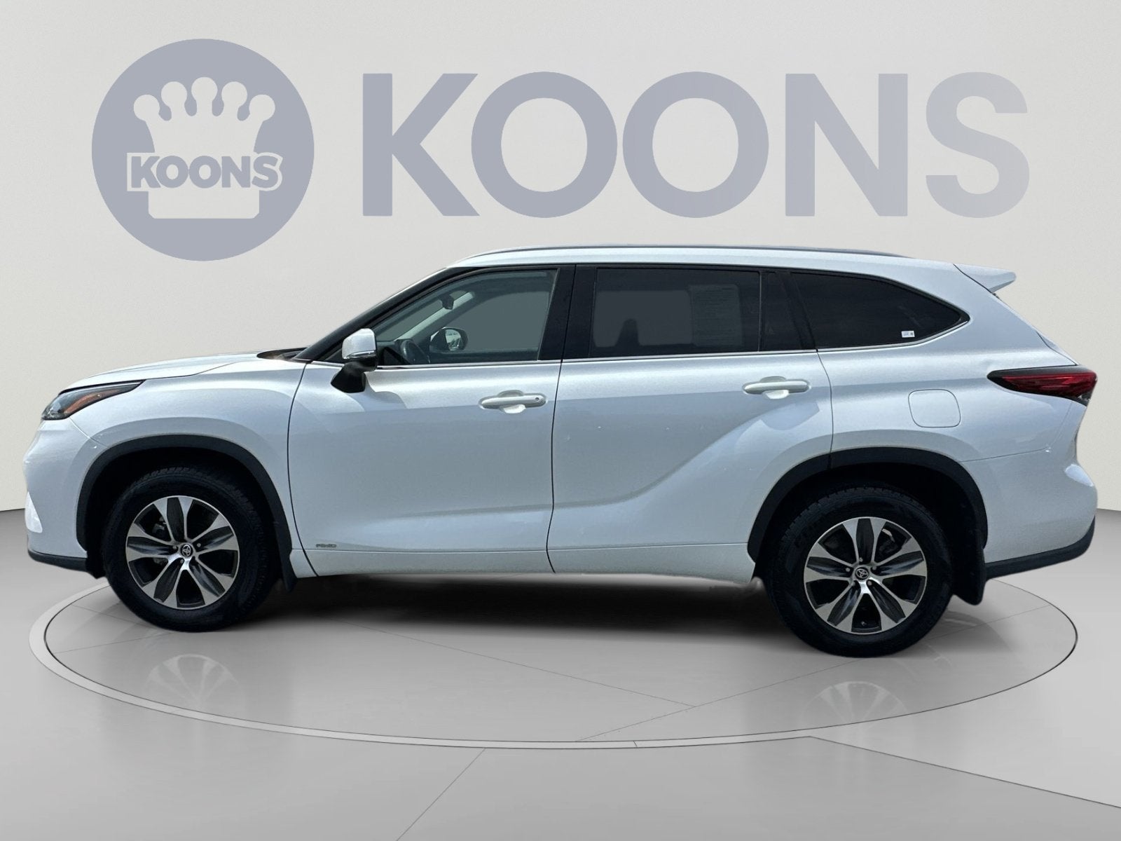 2022 Toyota Highlander Hybrid XLE