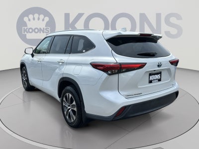 2022 Toyota Highlander Hybrid XLE