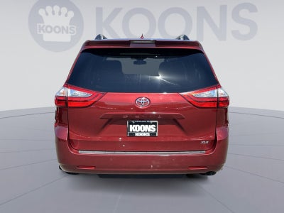 2018 Toyota Sienna XLE