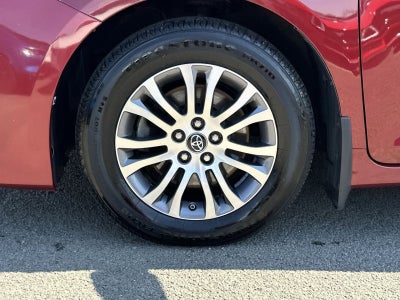 2018 Toyota Sienna XLE