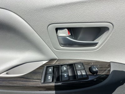 2018 Toyota Sienna XLE