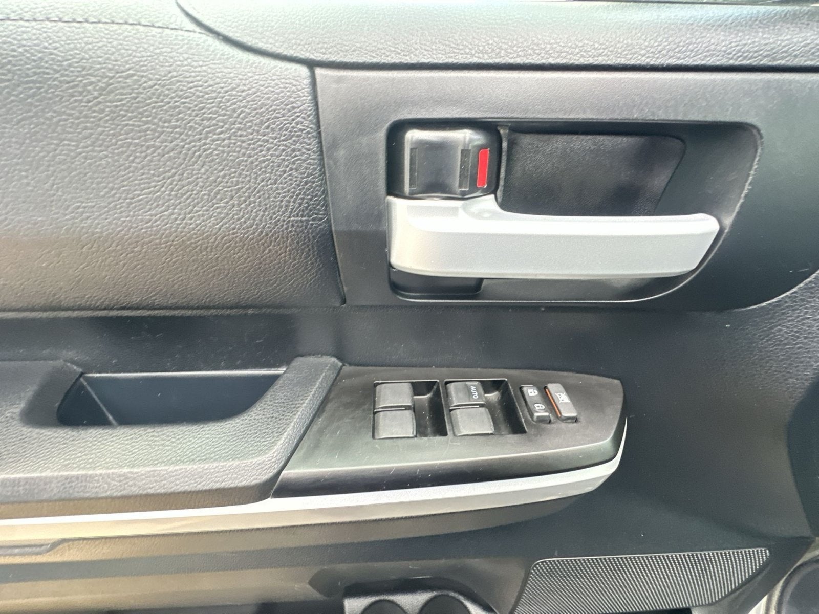 2017 Toyota Tundra SR5