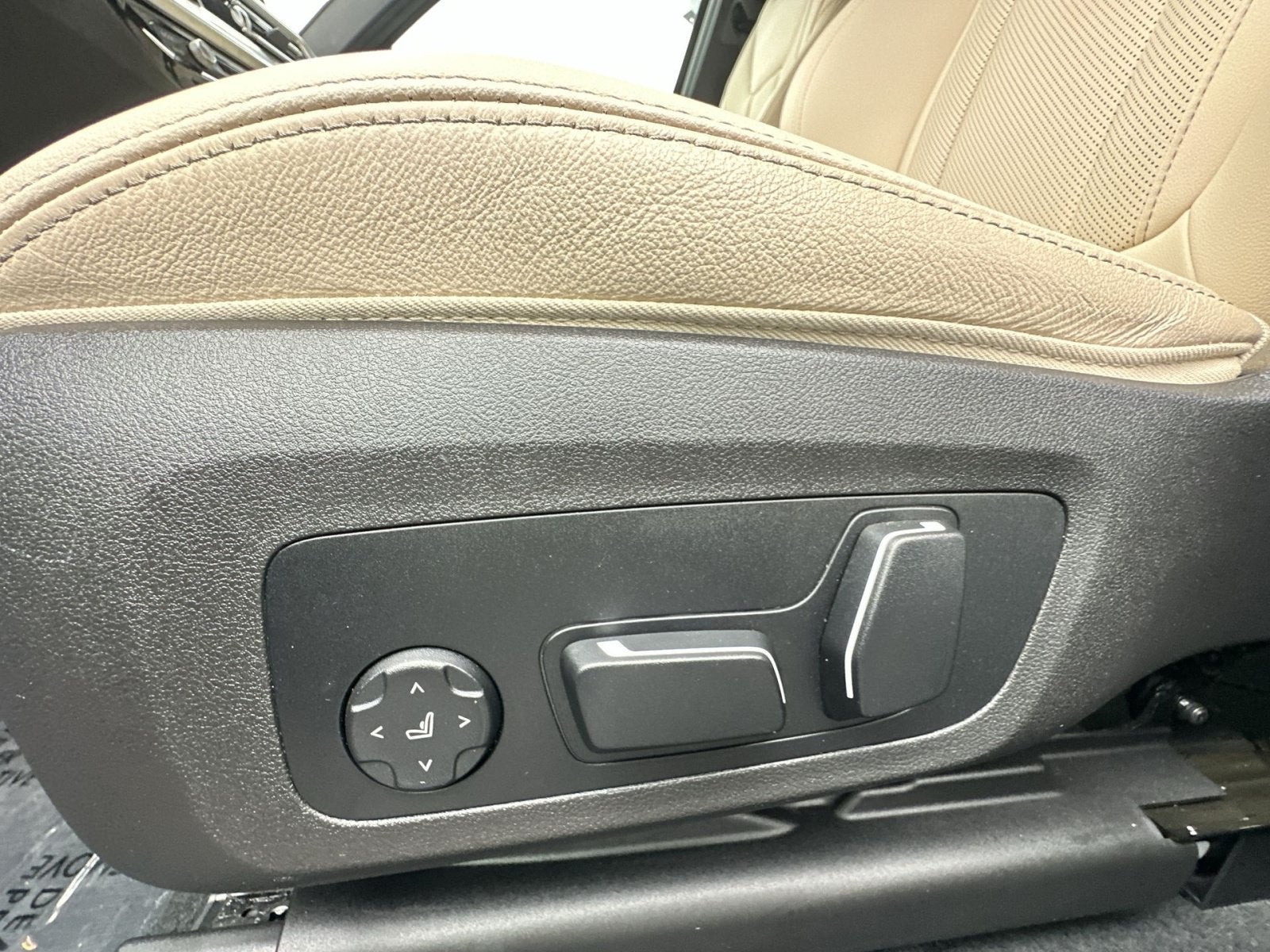 2025 BMW X4 xDrive30i