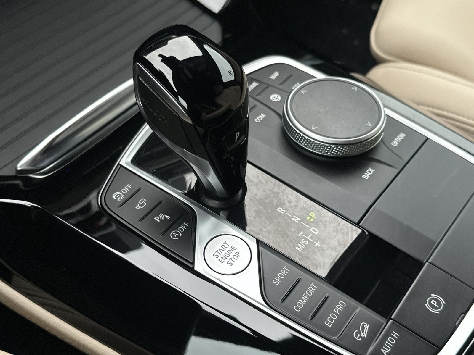 2025 BMW X4 xDrive30i