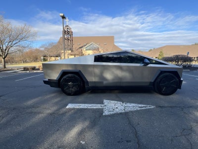 2024 Tesla Cybertruck Base