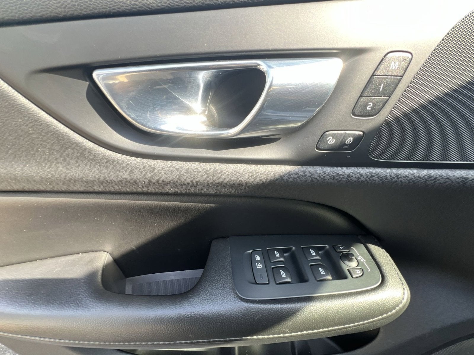 2020 Volvo S60 T6 Momentum