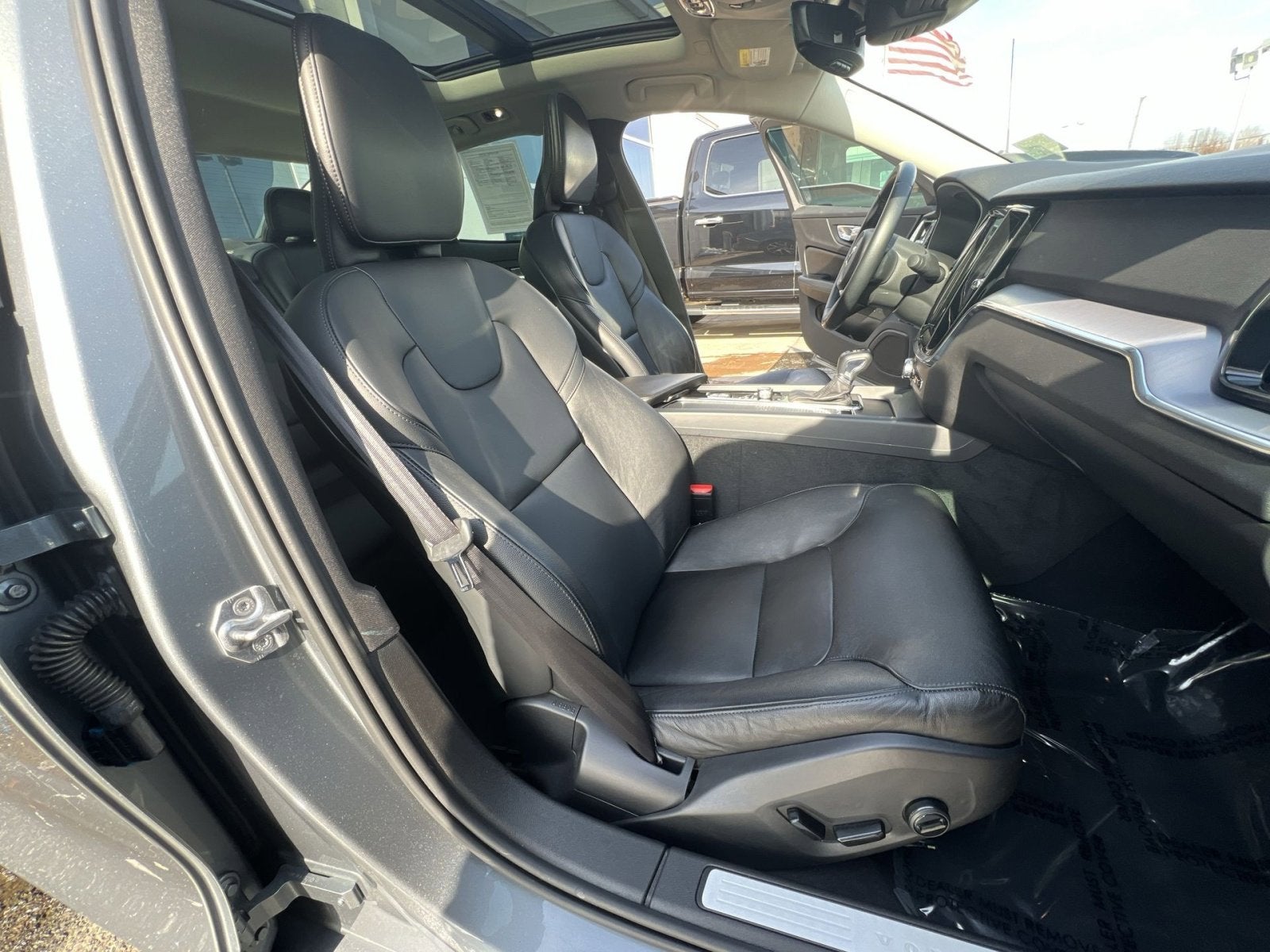 2020 Volvo S60 T6 Momentum