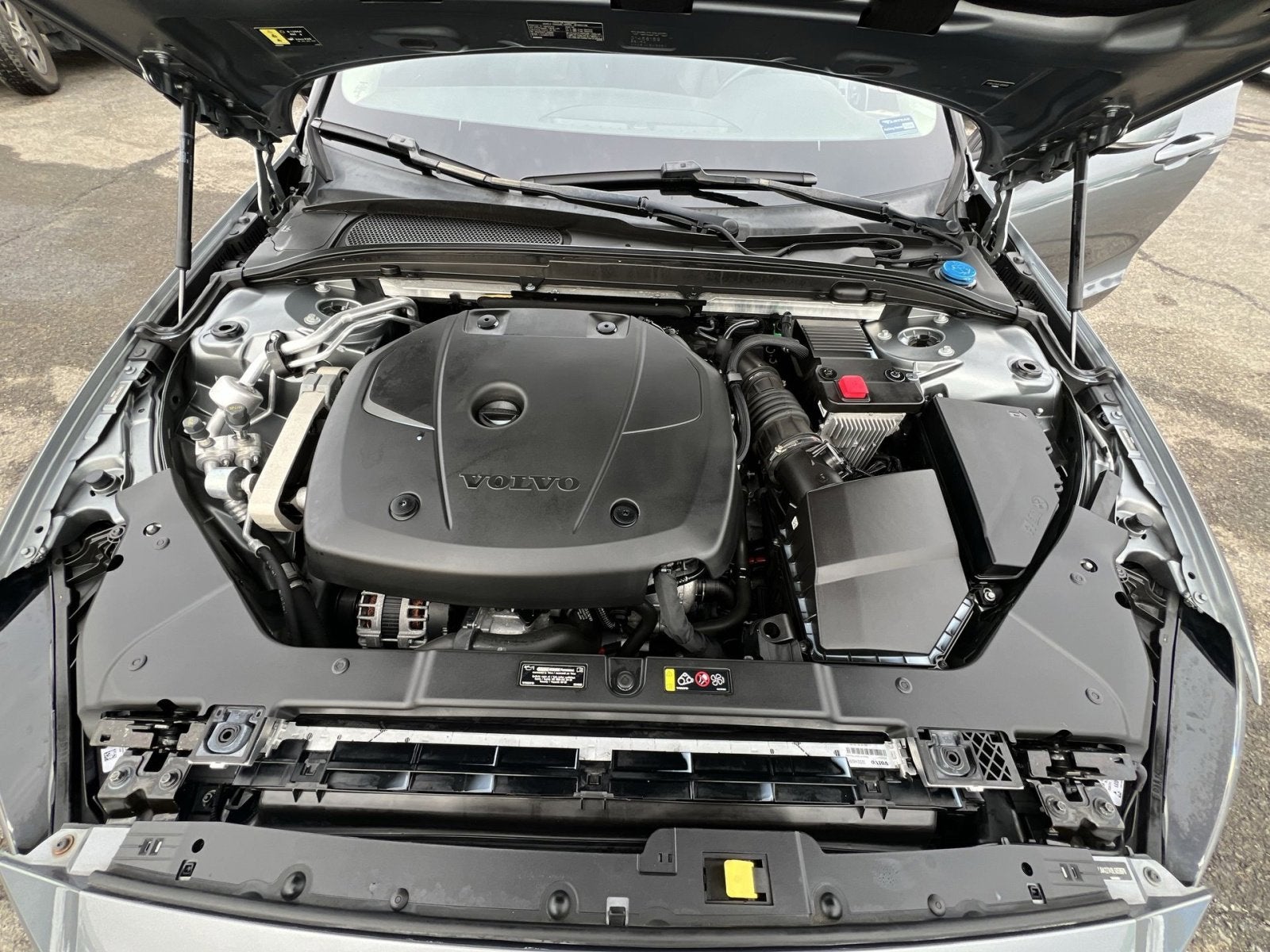 2020 Volvo S60 T6 Momentum