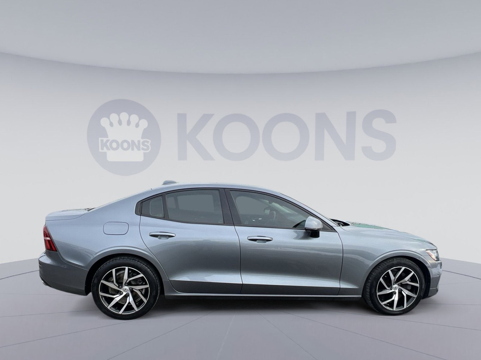 2020 Volvo S60 T6 Momentum