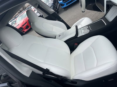 2024 Tesla Model Y Performance