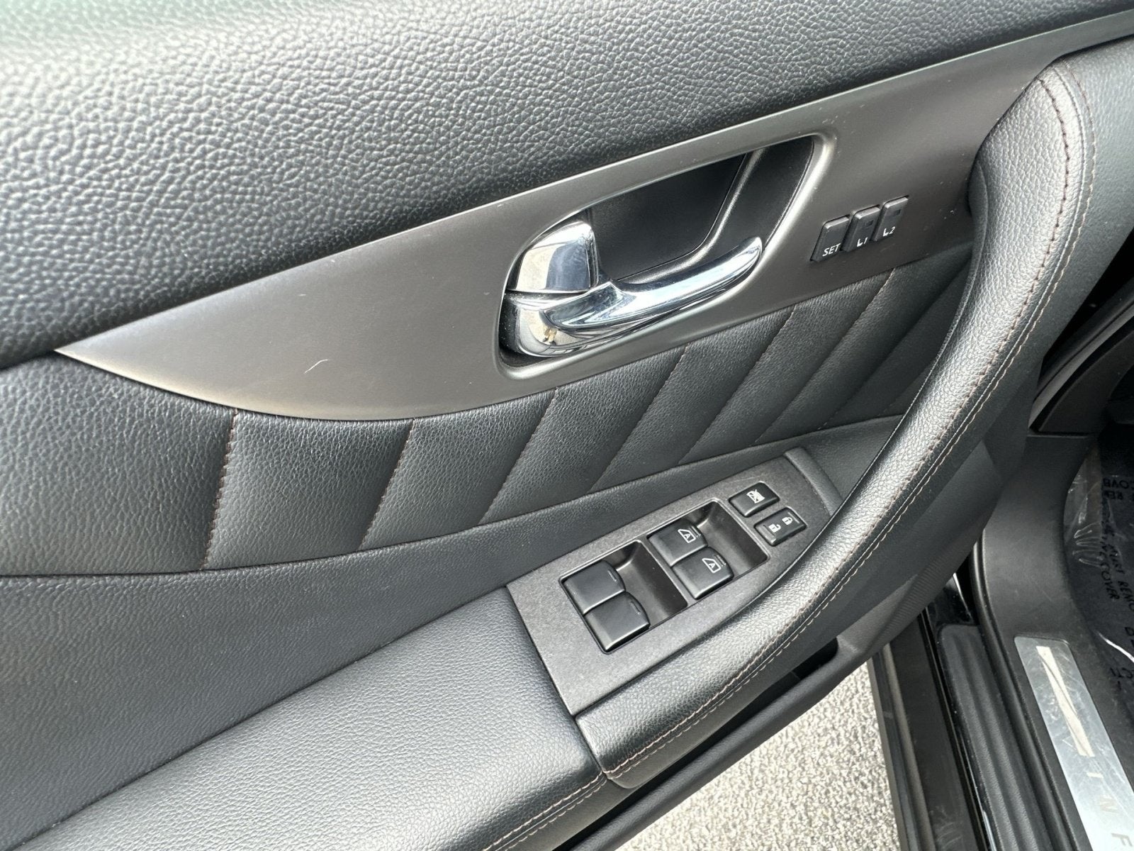 2015 INFINITI QX70 Base