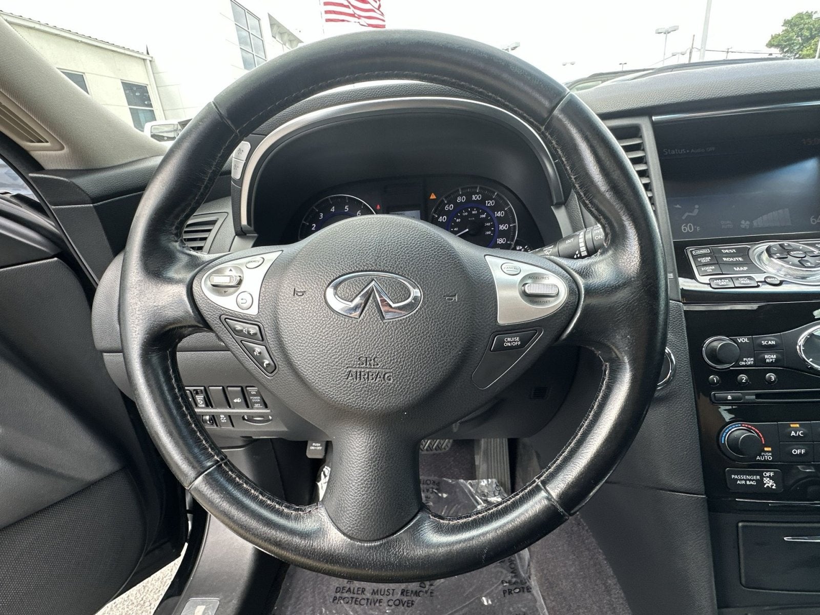 2015 INFINITI QX70 Base