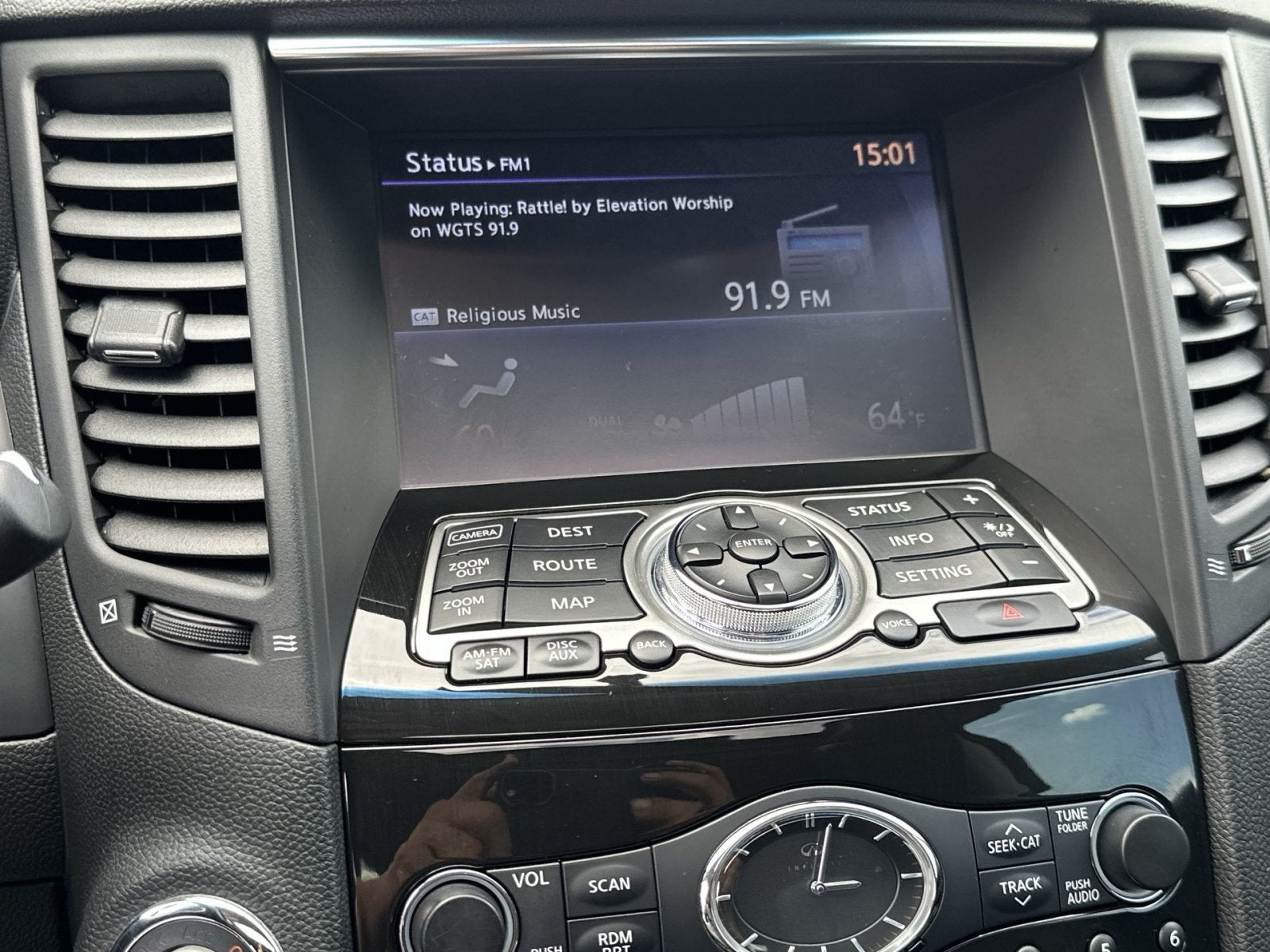 2015 INFINITI QX70 Base
