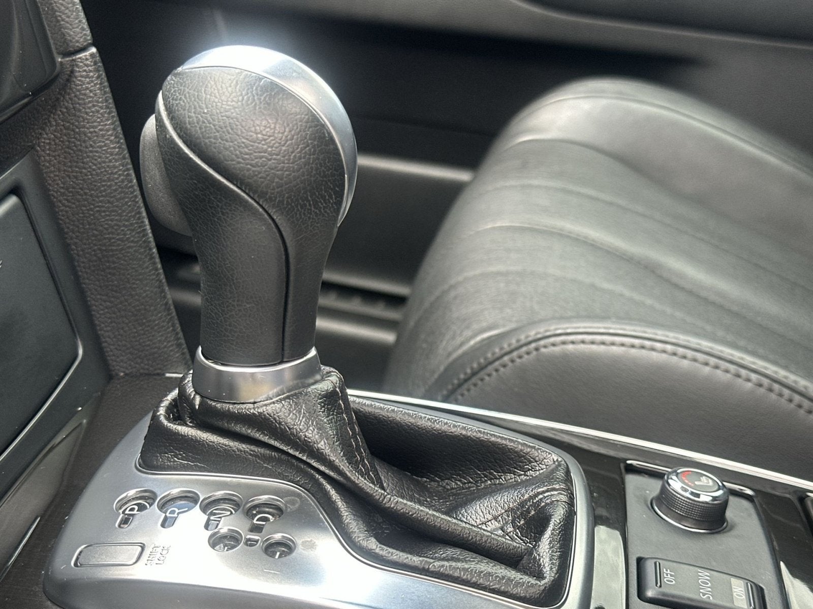 2015 INFINITI QX70 Base