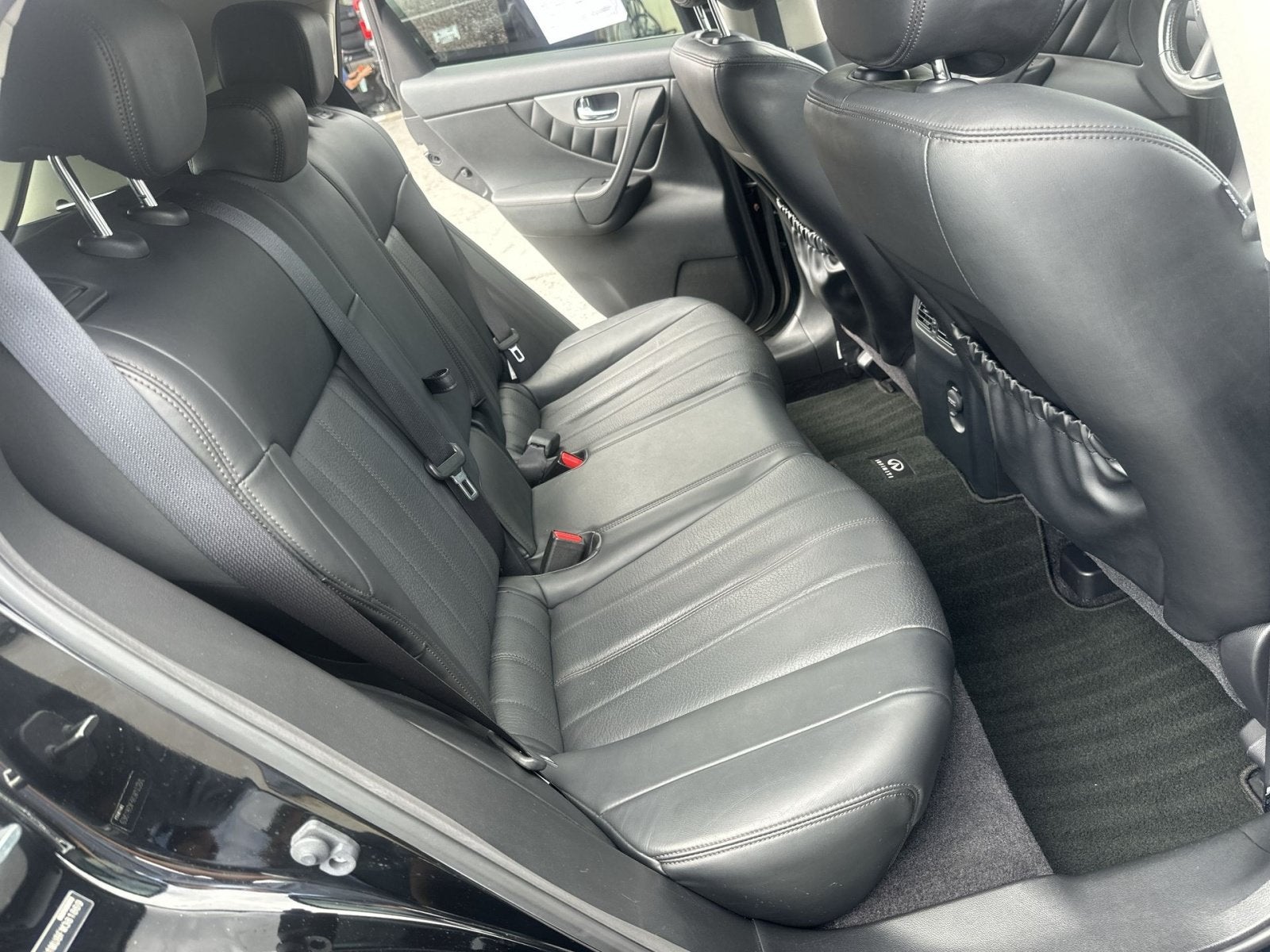 2015 INFINITI QX70 Base
