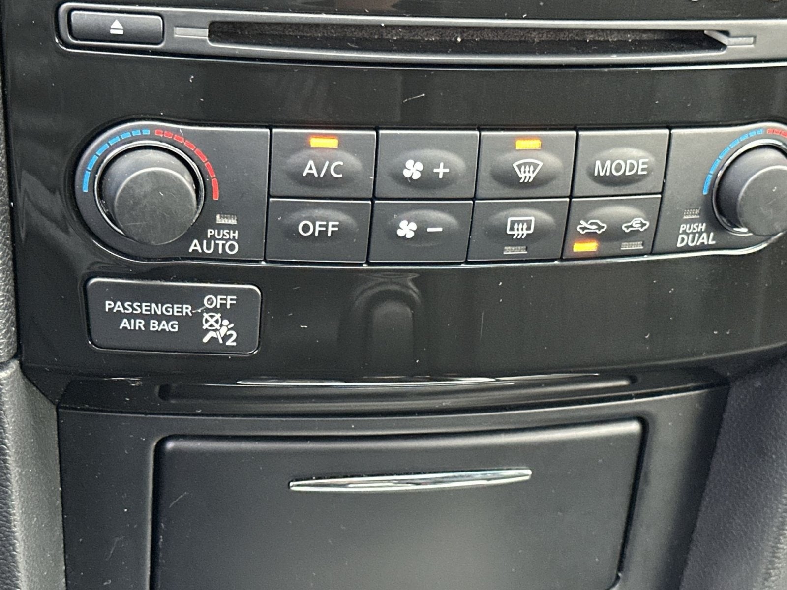 2017 INFINITI QX70 Base