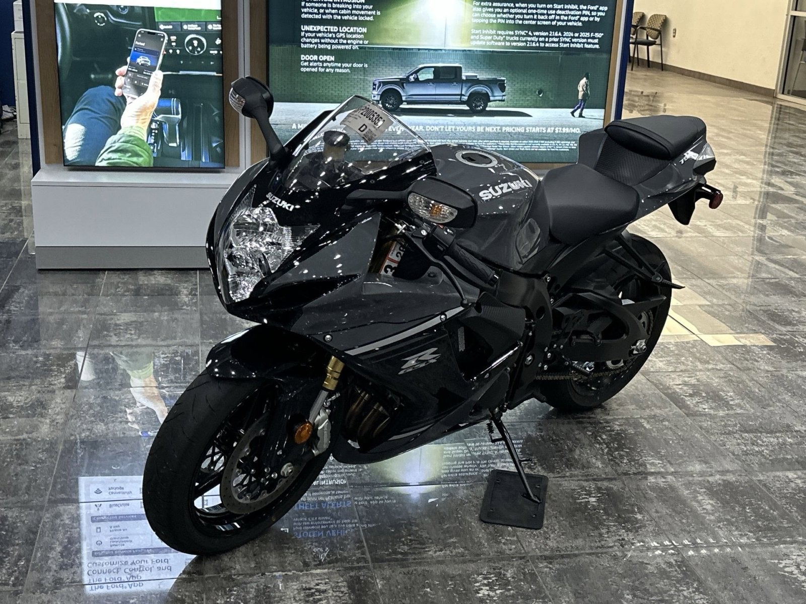 2025 Suzuki GSX-R750 Base