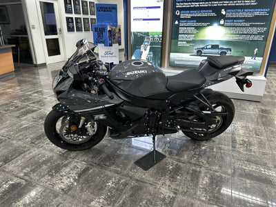 2025 Suzuki GSX-R750 Base