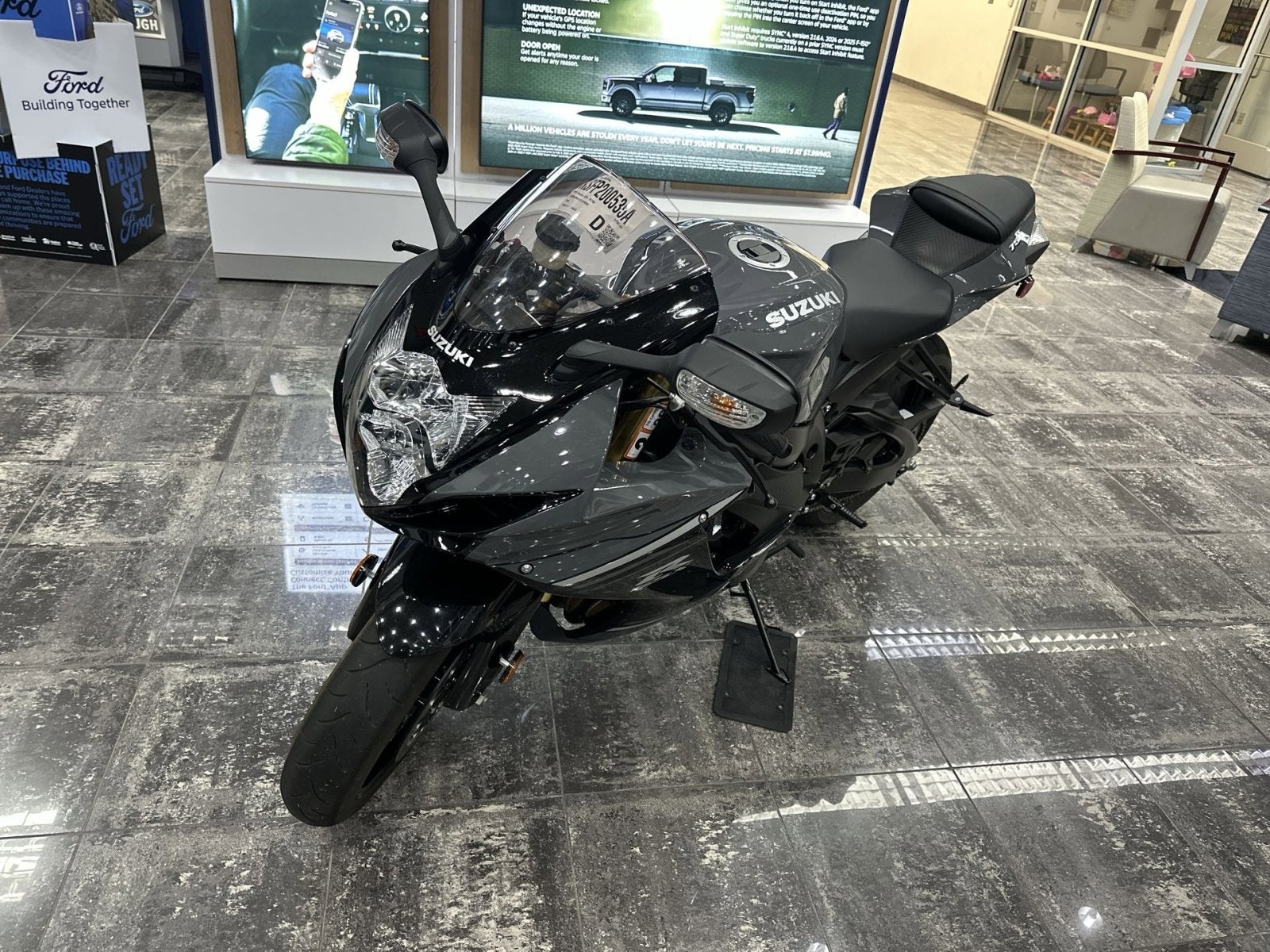 2025 Suzuki GSX-R750 Base