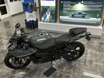 2025 Suzuki GSX-R750 Base