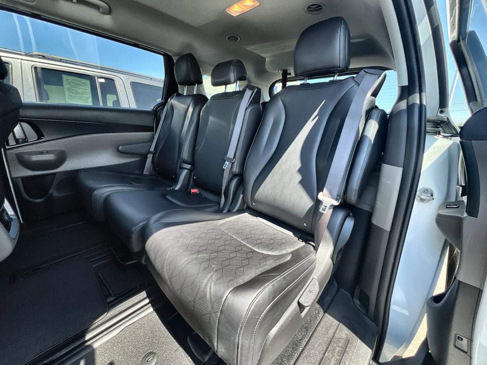 2025 Kia Carnival LXS