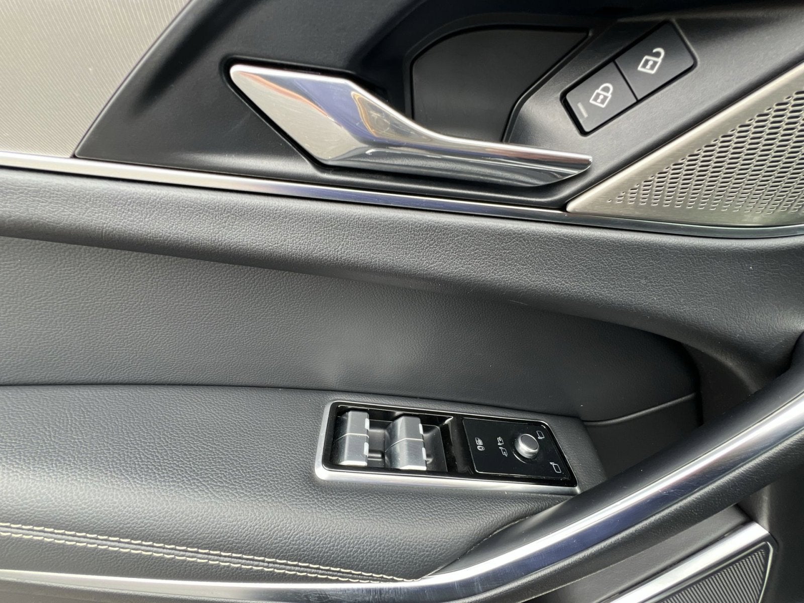 2024 Jaguar F-PACE P250 R-Dynamic S