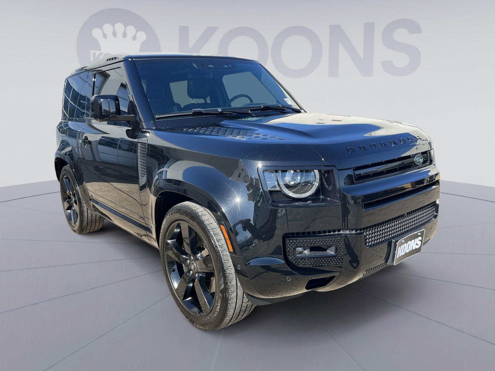 2023 Land Rover Defender 90 V8