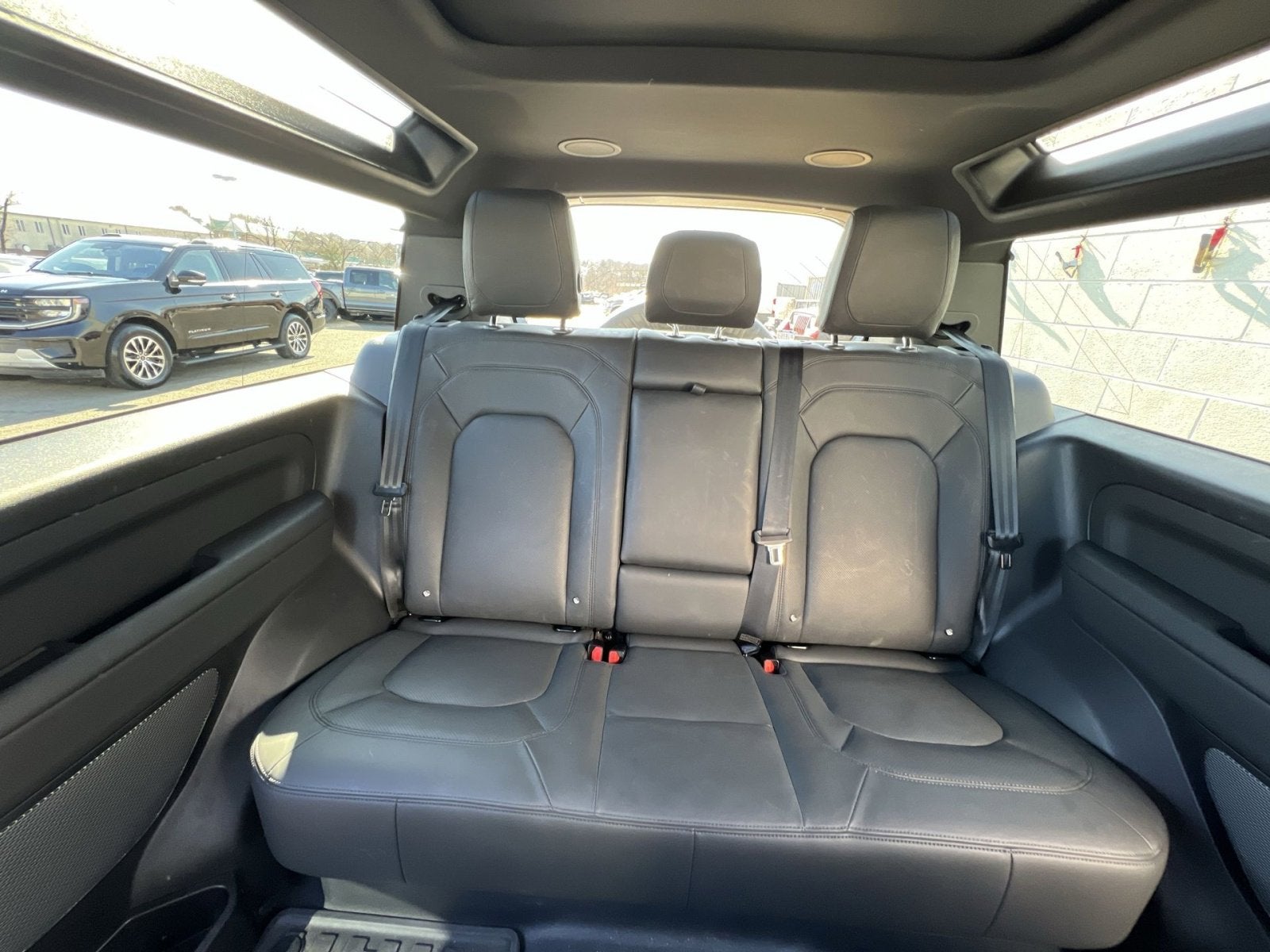 2023 Land Rover Defender 90 V8