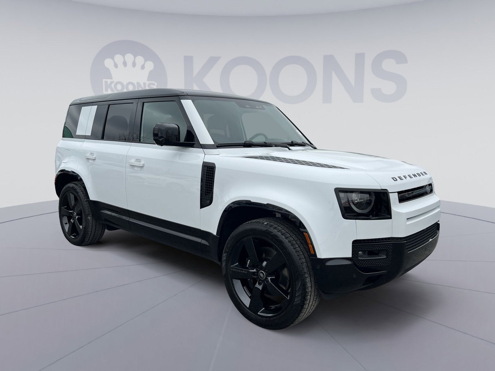 2025 Land Rover Defender 110 V8