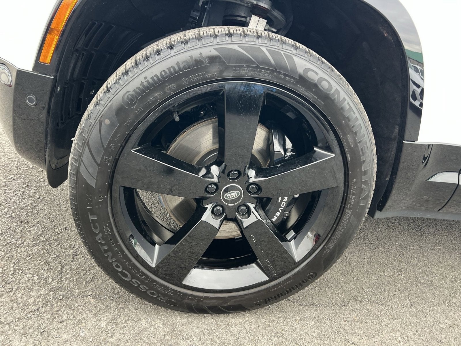 2025 Land Rover Defender 110 V8