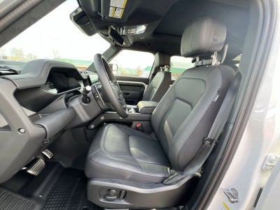 2025 Land Rover Defender 110 V8