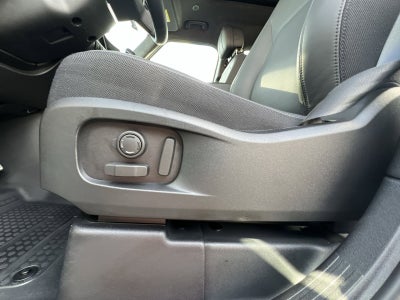 2025 Land Rover Defender 110 V8