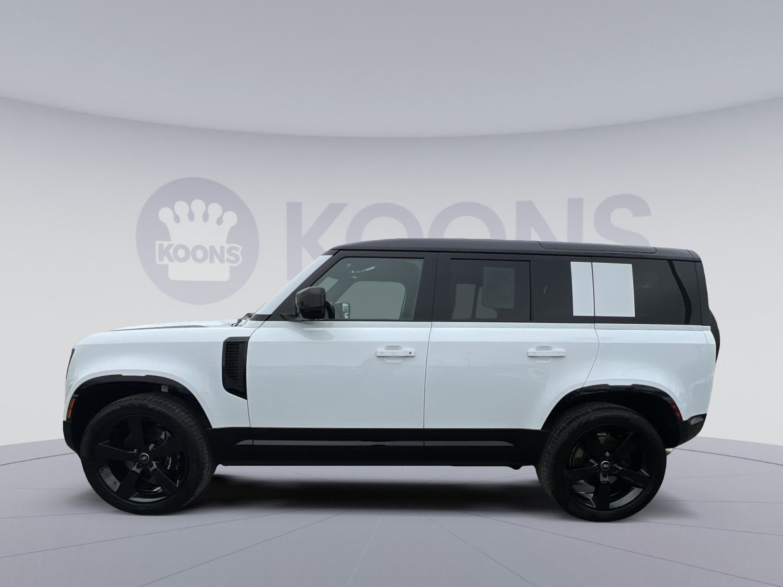 2025 Land Rover Defender 110 V8