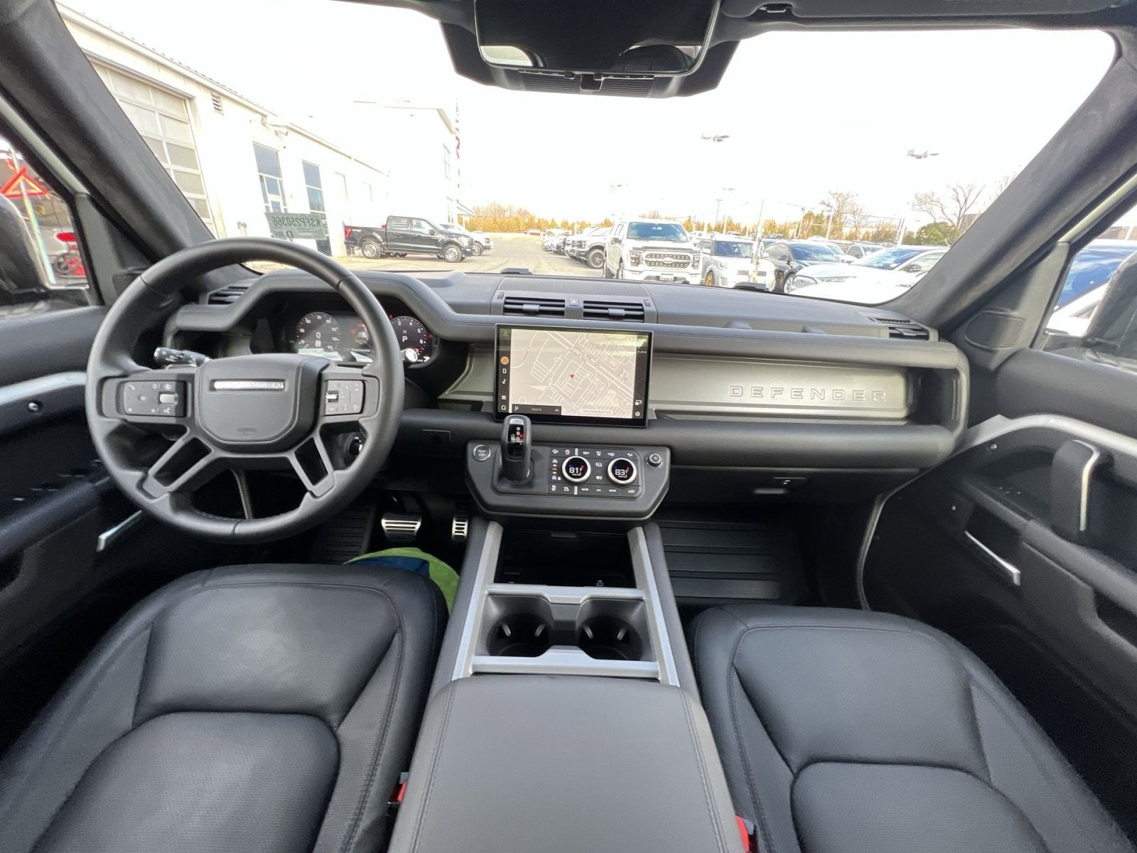 2025 Land Rover Defender 110 V8