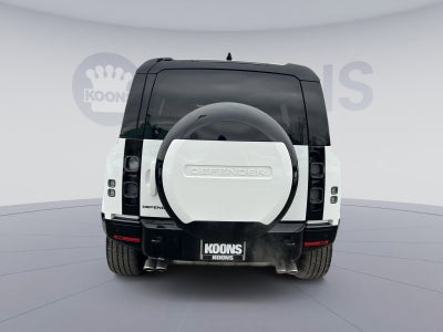 2025 Land Rover Defender 110 V8