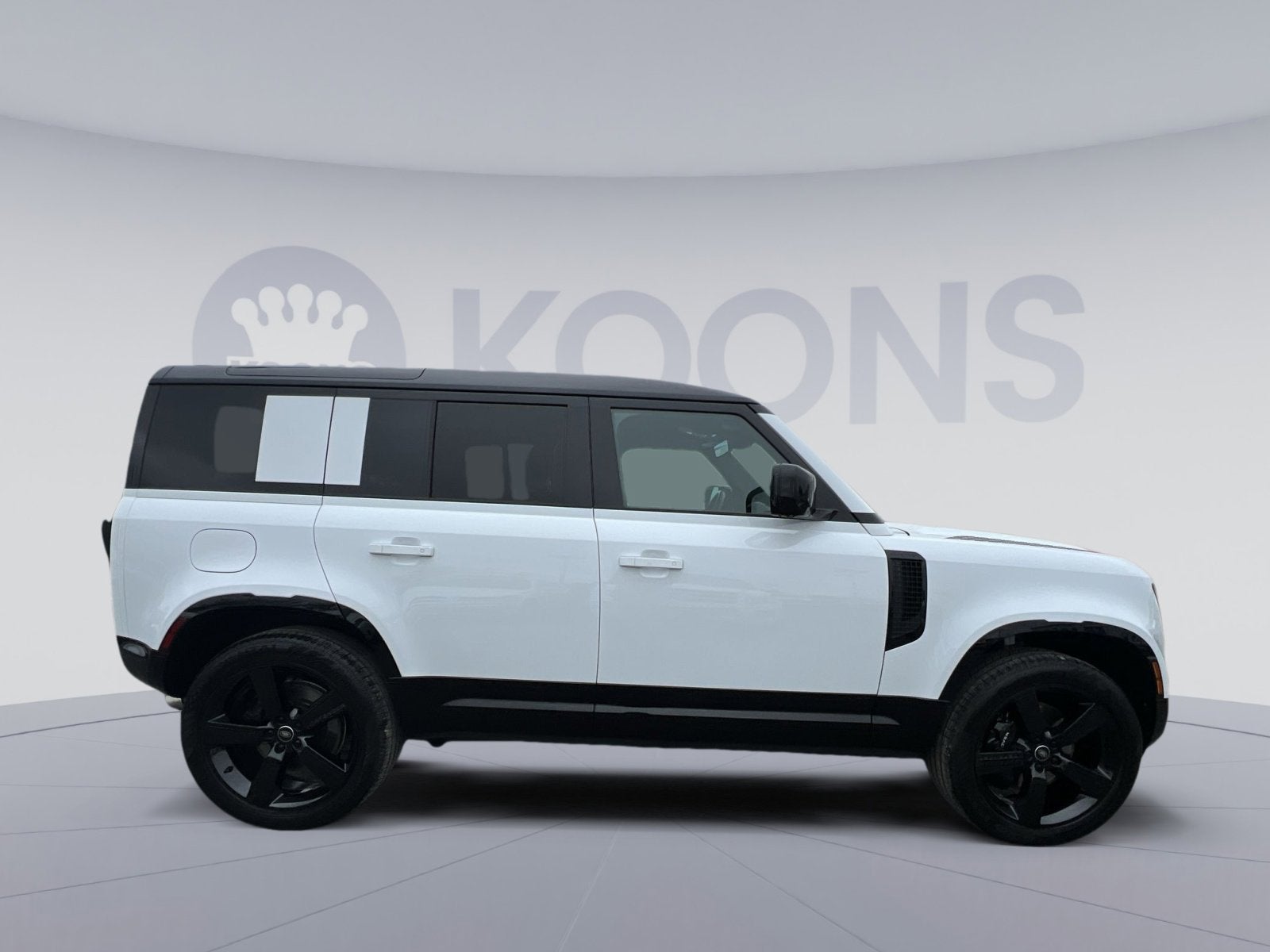 2025 Land Rover Defender 110 V8