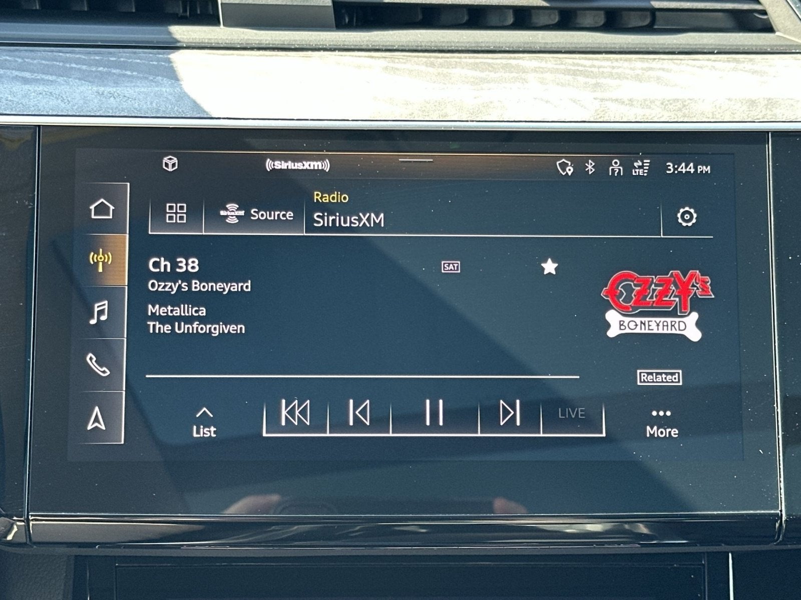 2024 Audi Q8 e-tron Premium Plus