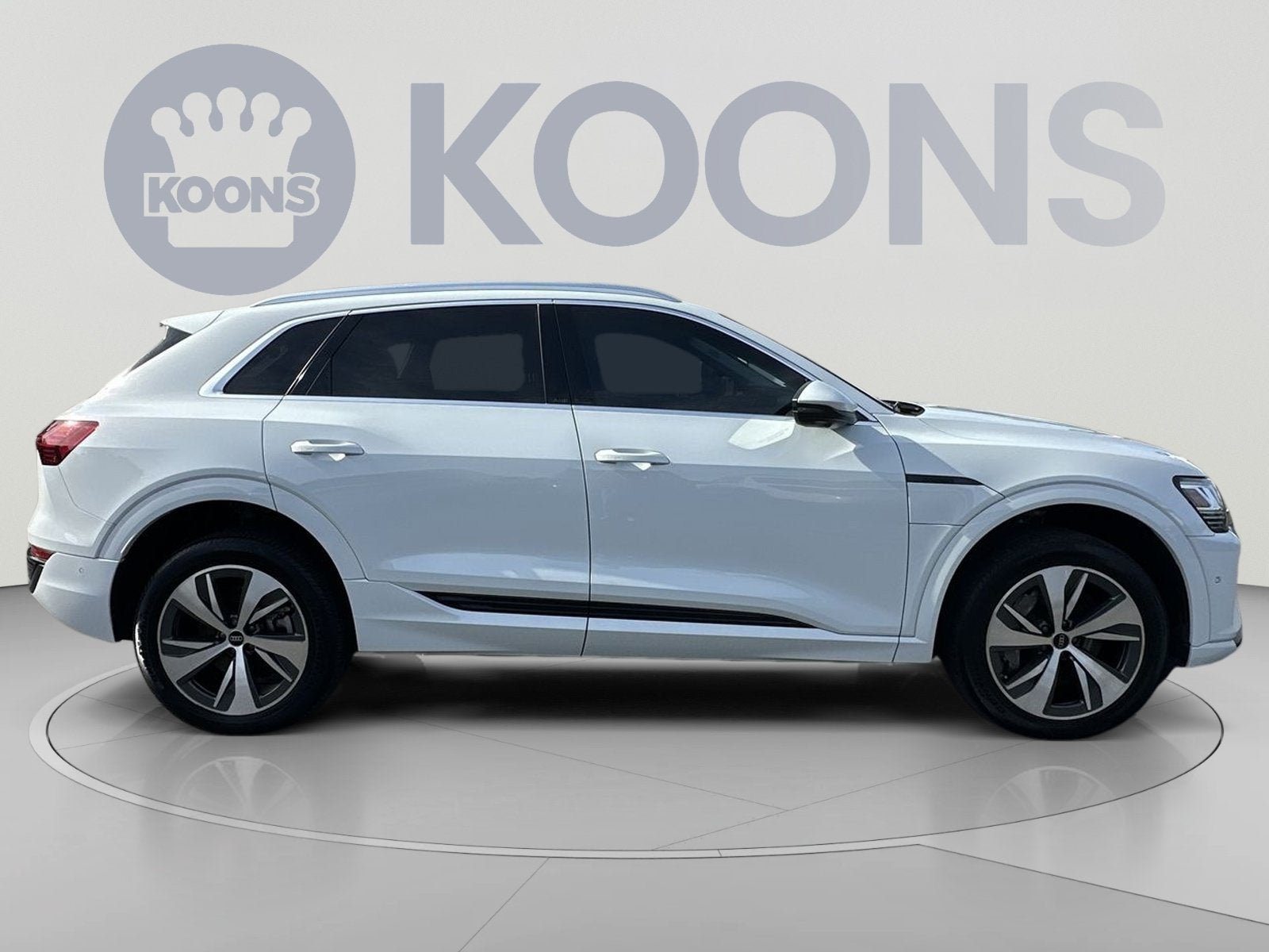 2024 Audi Q8 e-tron Premium Plus