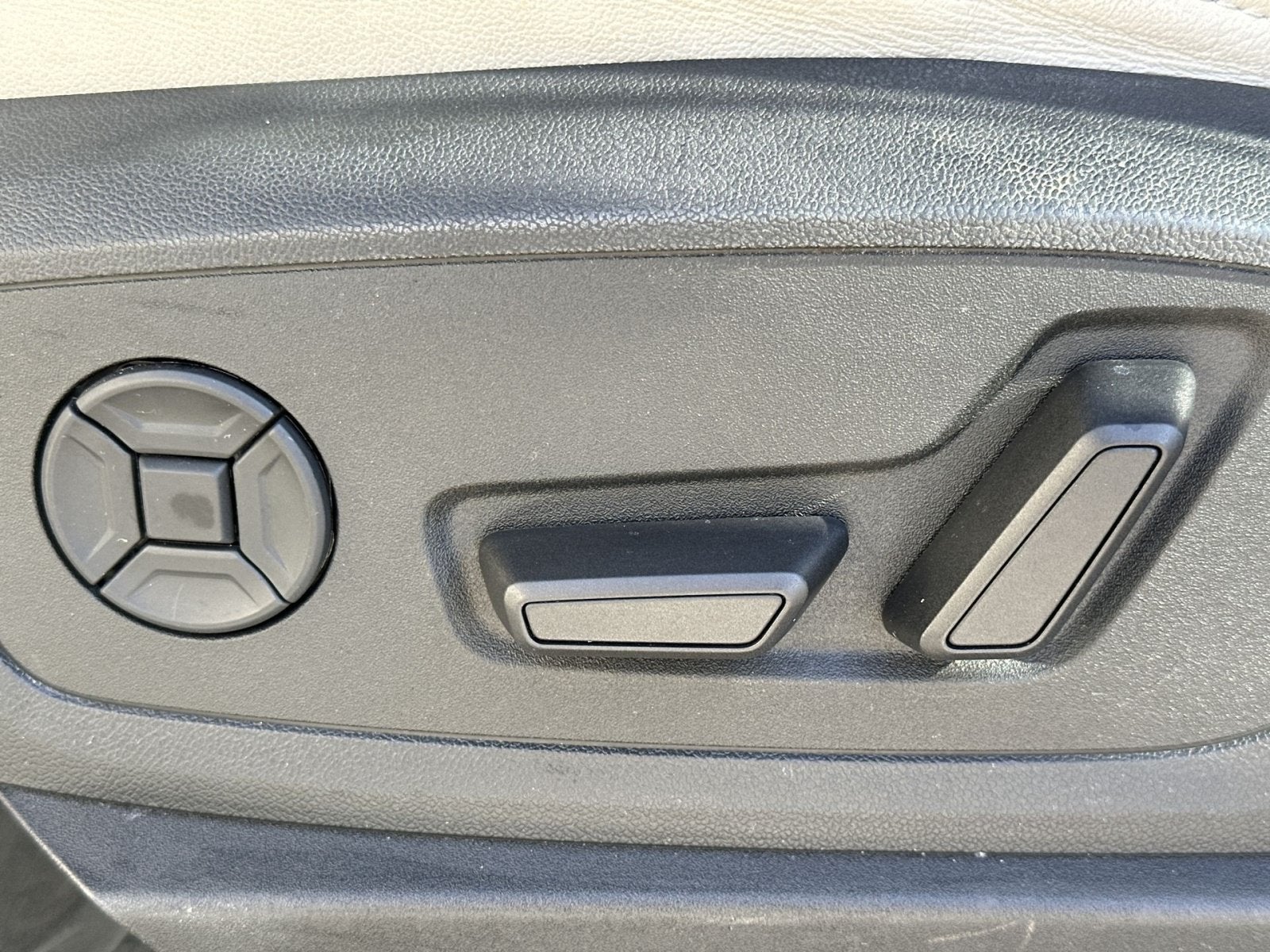 2024 Audi Q8 e-tron Premium Plus