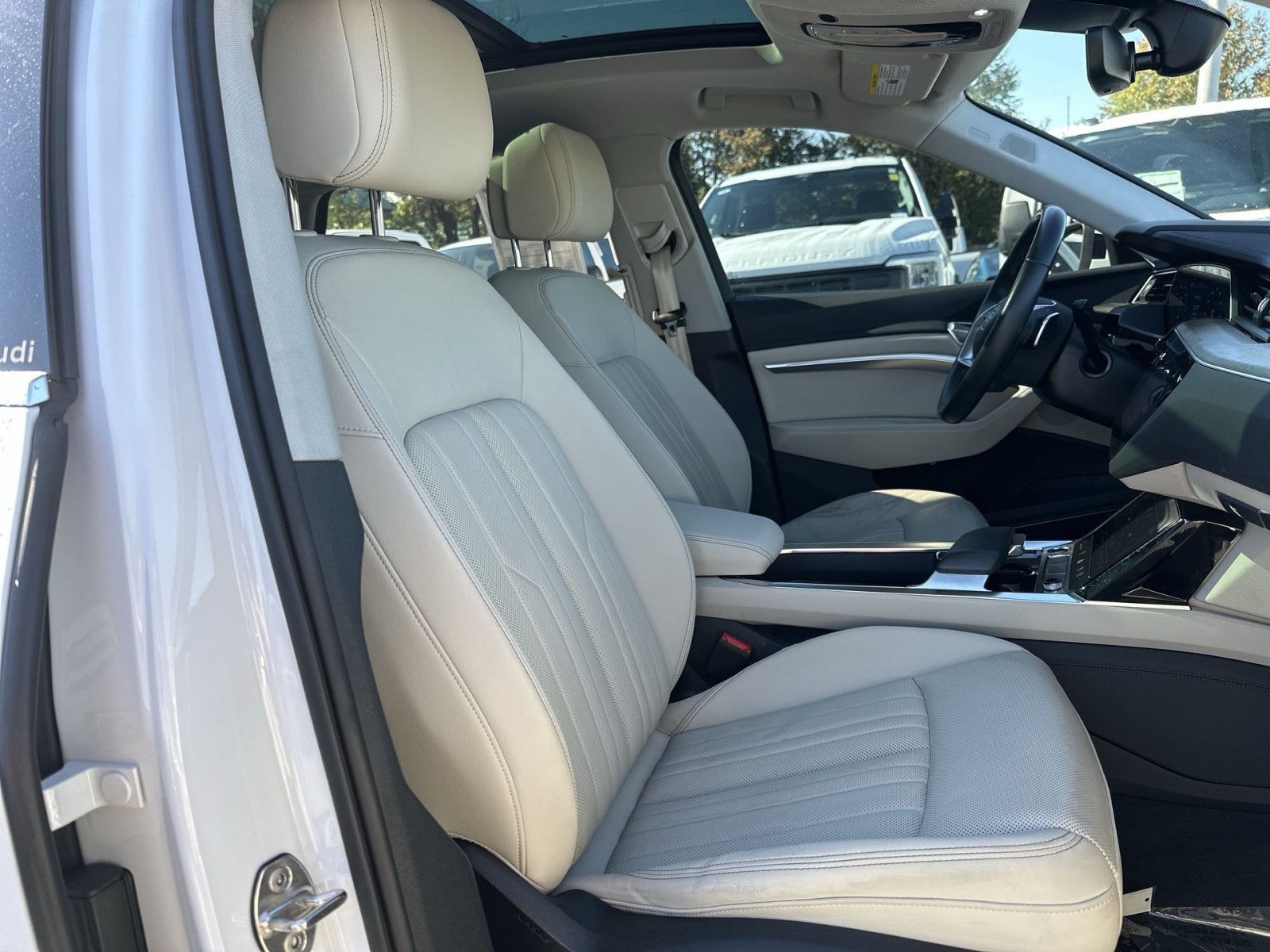 2024 Audi Q8 e-tron Premium Plus