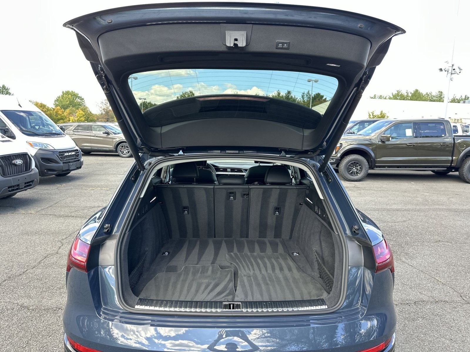 2024 Audi Q8 e-tron Prestige
