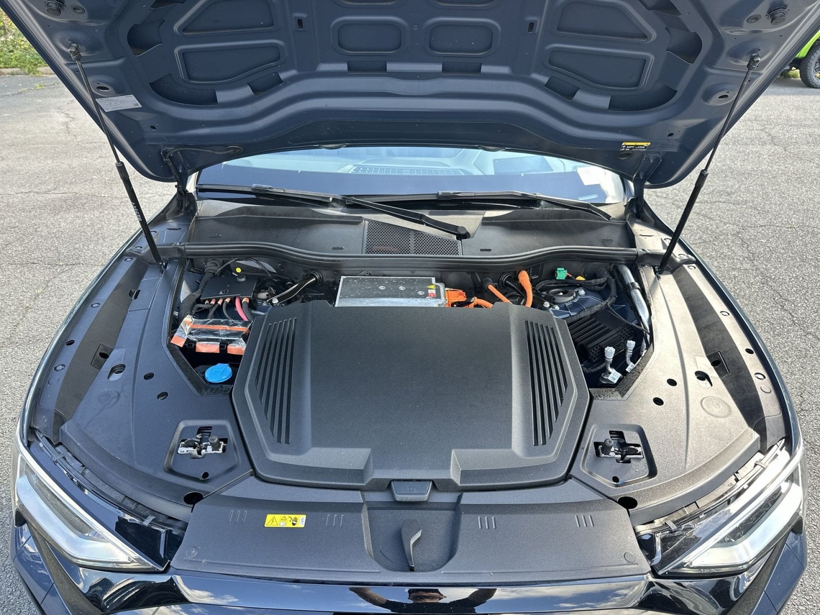 2024 Audi Q8 e-tron Prestige