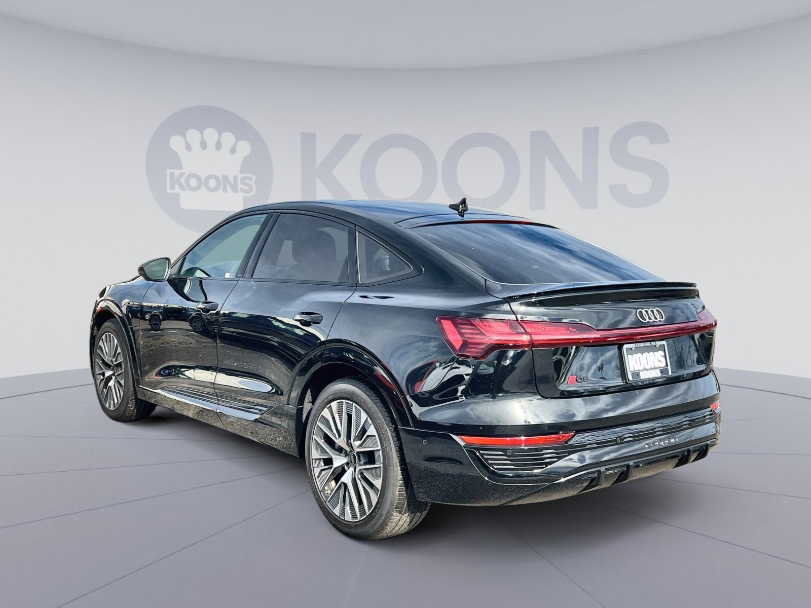 2024 Audi Q8 Sportback e-tron Premium Plus