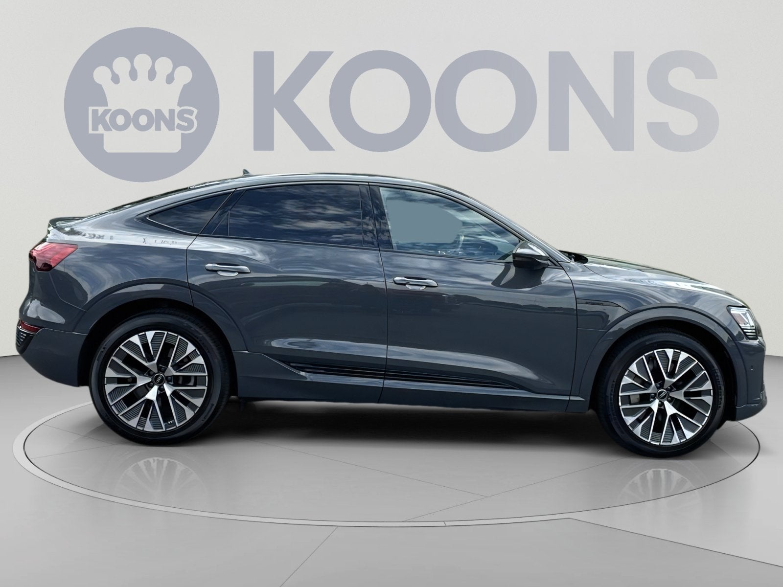 2024 Audi Q8 Sportback e-tron Prestige